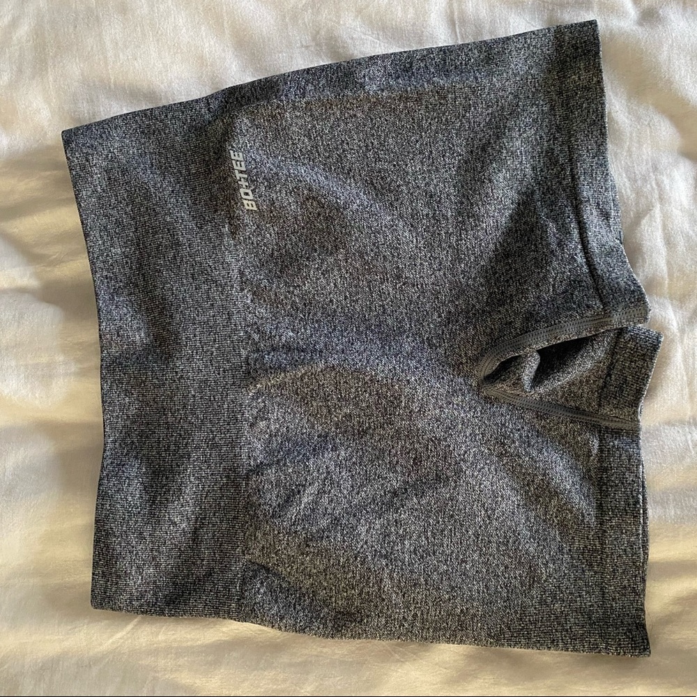 Bo+Tee Seamless high waisted shorts